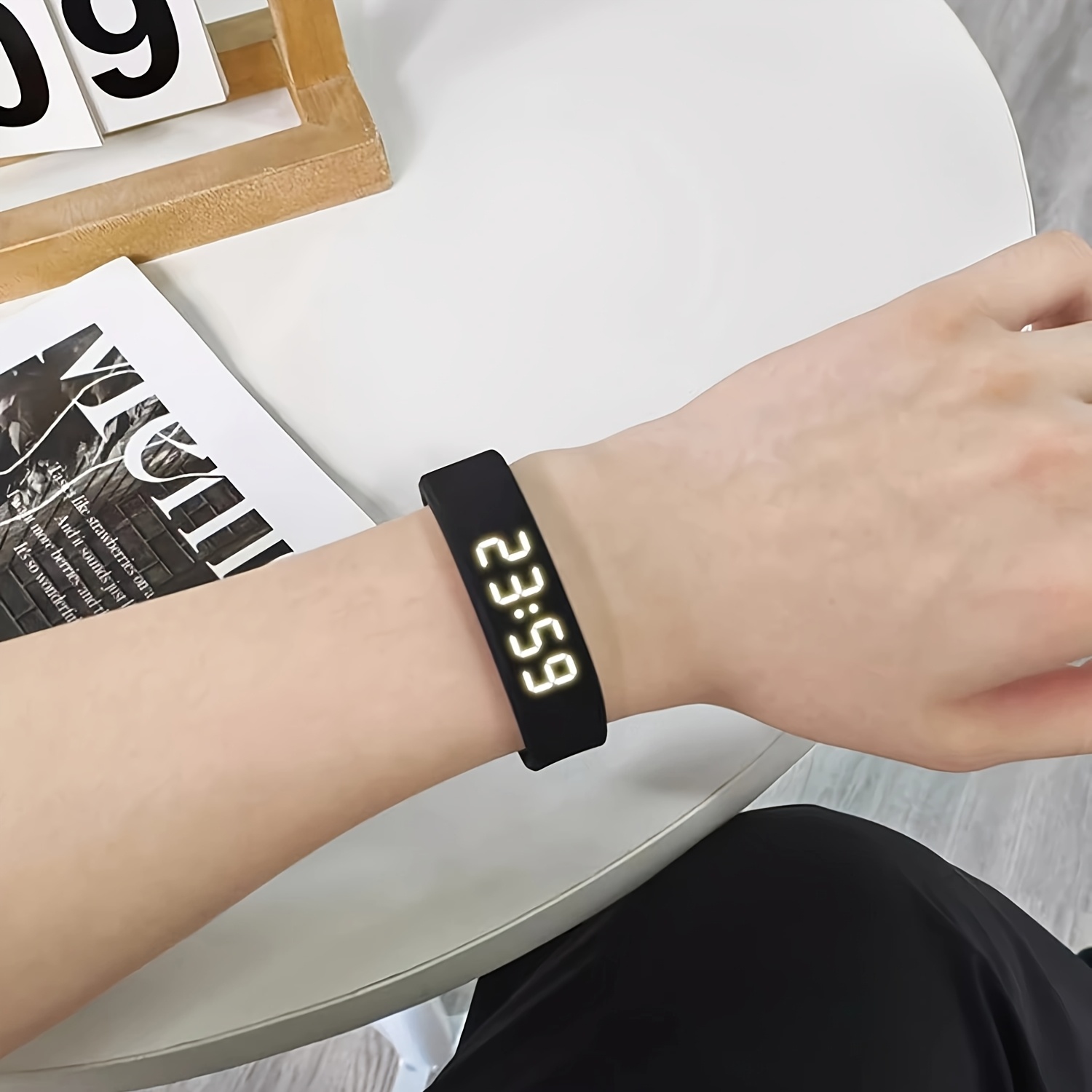 Smartwatch Apple Watches For Women - สมาร์ทวอท์ชผู้ชายผู้หญิง Pedometer สร้อยข้อมือฟิตเนสนับขั้นตอนโหมดกีฬาหลายแฟชั่นสายรัดข้อมืออิเล็กทรอนิกส์เรียบง่ายสมาร์ท